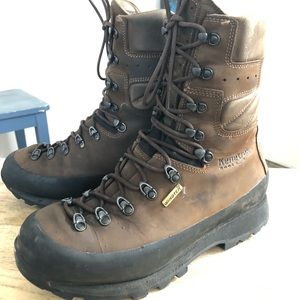 Kenetrek mountain Extreme 420 hiking/hunting boot.